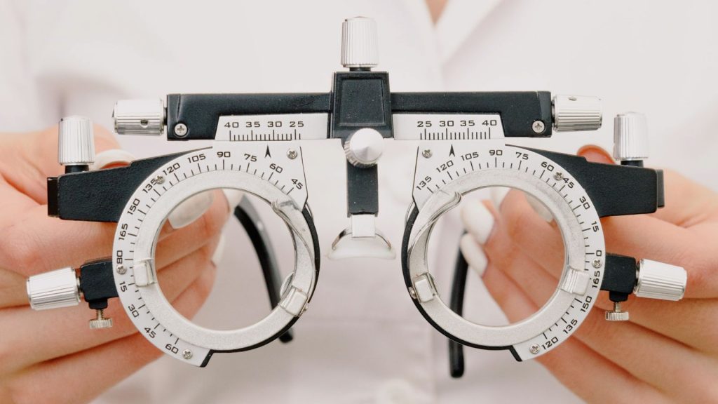 How much is a consultation with an optometrist in Missisauga, Ontario?